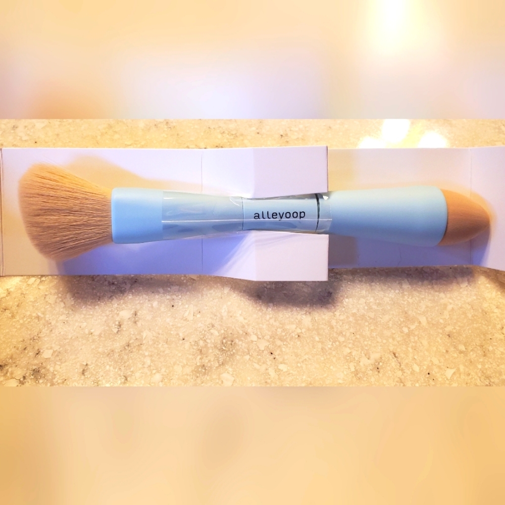 Alleyoop | Multi-tasker | 4-in-1 Makeup Brush